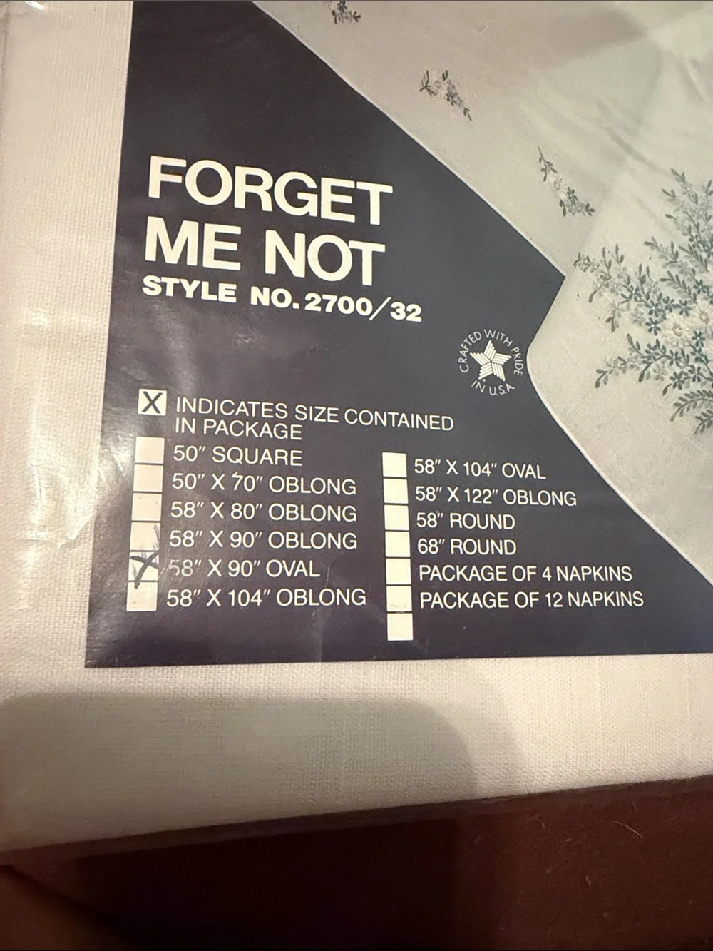 Tobin White Tablecloth w Blue Forget-Me-Not Floral Print 2700/32 Oval 58 x 90